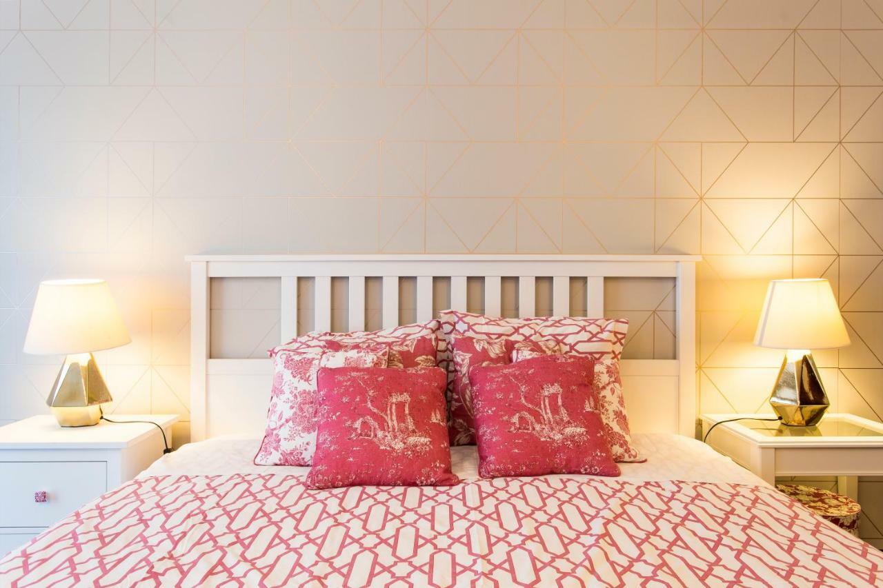 Charming 2-Bedroom Apartment In The City Centre Lisboa Eksteriør billede