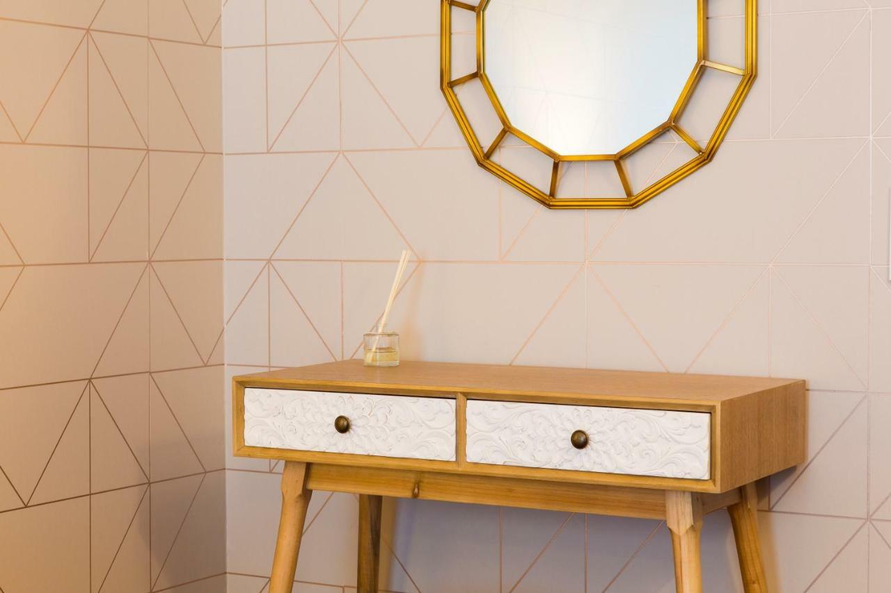 Charming 2-Bedroom Apartment In The City Centre Lisboa Eksteriør billede